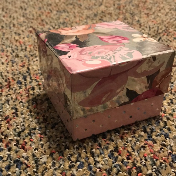 Pink Rhinestone Flower Necklace - Picture 3 of 3